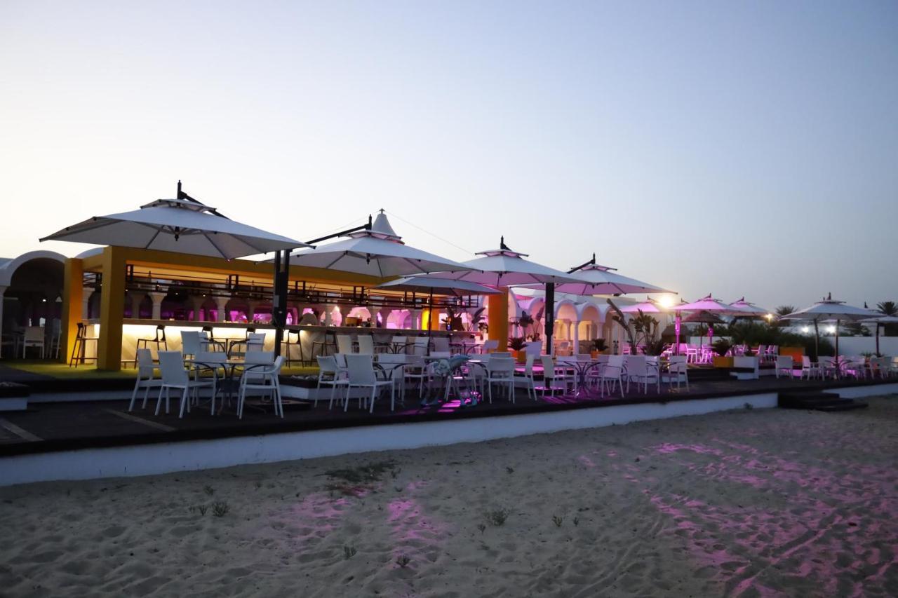 The Mirage Resort & Spa Hammamet Exterior foto The beach at the Jumeirah Beach Hotel