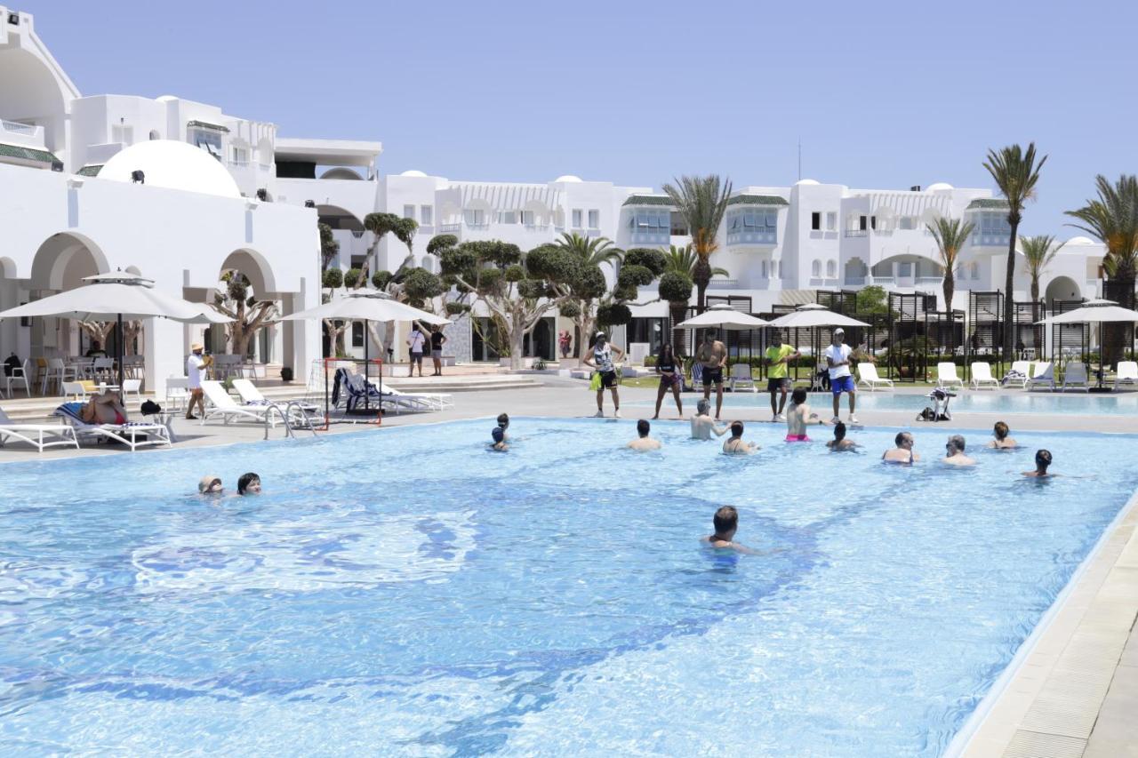 The Mirage Resort & Spa Hammamet Exterior foto A swimming pool in Tunisia